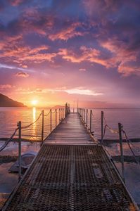 琵琶湖の夜明け