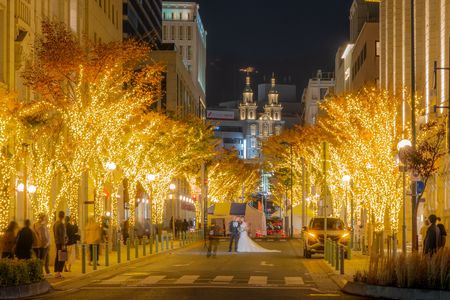 シャンパンゴールド