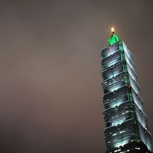 夜の摩天楼