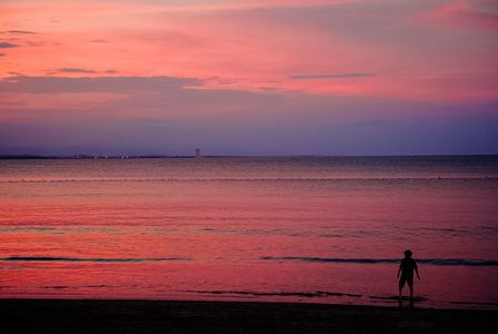 海も空も、赤に溶ける