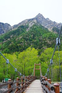 明神岳と吊橋