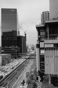 梅田の変貌：モノクロの再生