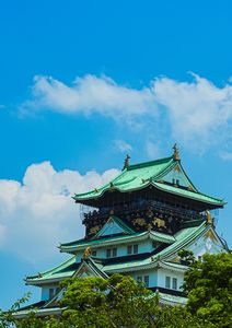 夏空の大阪城