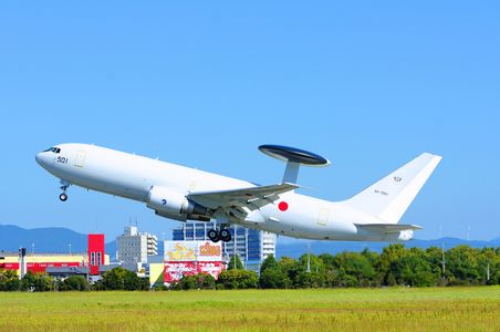 大皿が大空へ飛ぶ