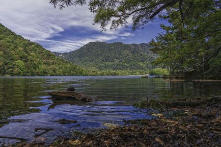 湯ノ湖 -湖畔より-