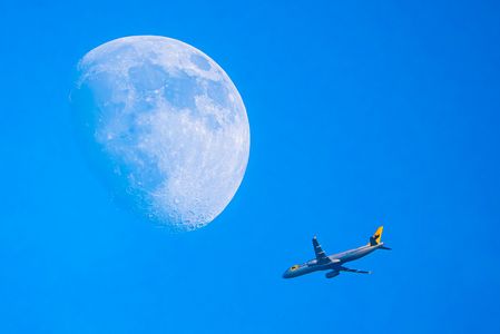 月に届ける荷物