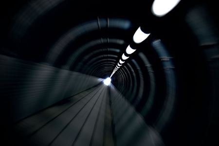 す、吸い込まれるぅ〜