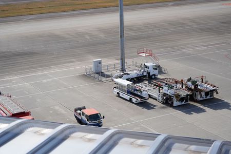 中部国際空港の車たち