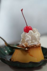 固めのプリンってエモいよね