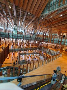 富山ガラス美術館