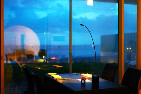 ダイニングテーブル