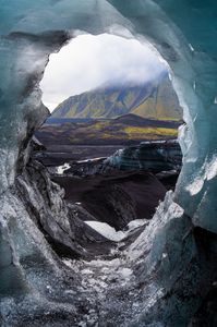 氷のトンネルを抜ければ