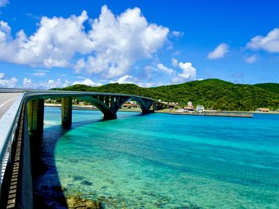 慶留間島と阿嘉島をつなぐ阿嘉大橋