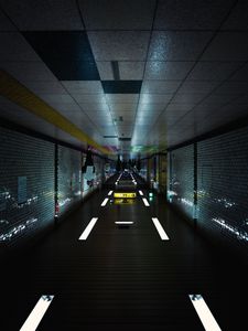 奥から何かが、、、