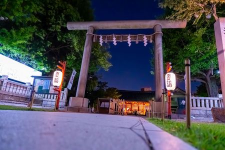 神々が眠る夜の参道