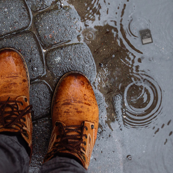 水たまりに落としてしまった!