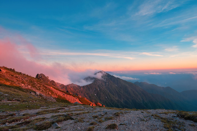 『木曽駒からの夕景三景』マニアさん