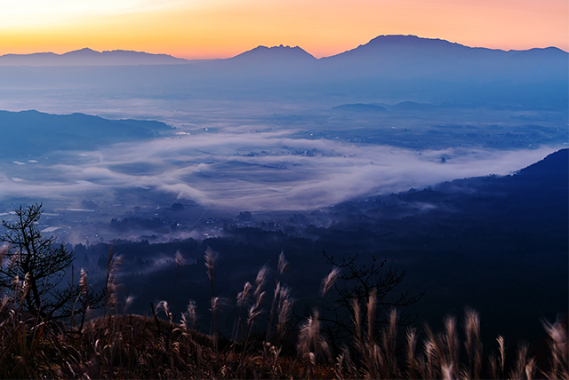 雲の河　流るる