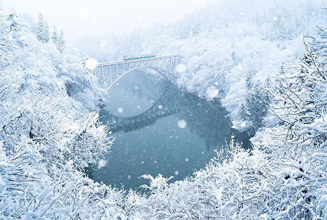 凍てつく鉄路を行く