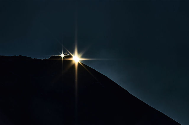 日の出の３秒間の狭門ダイヤモンドティアラ富士