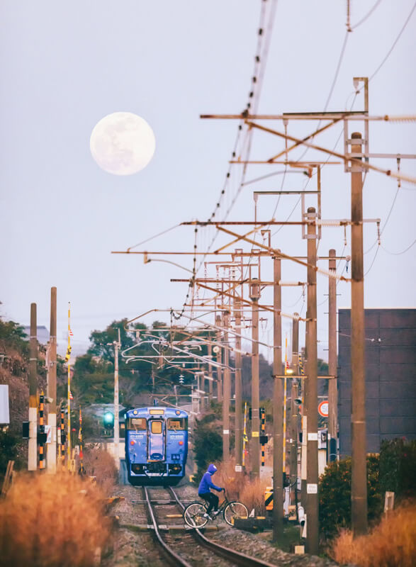 【優秀賞】「通り過ぎの青」 高江Takaeさん