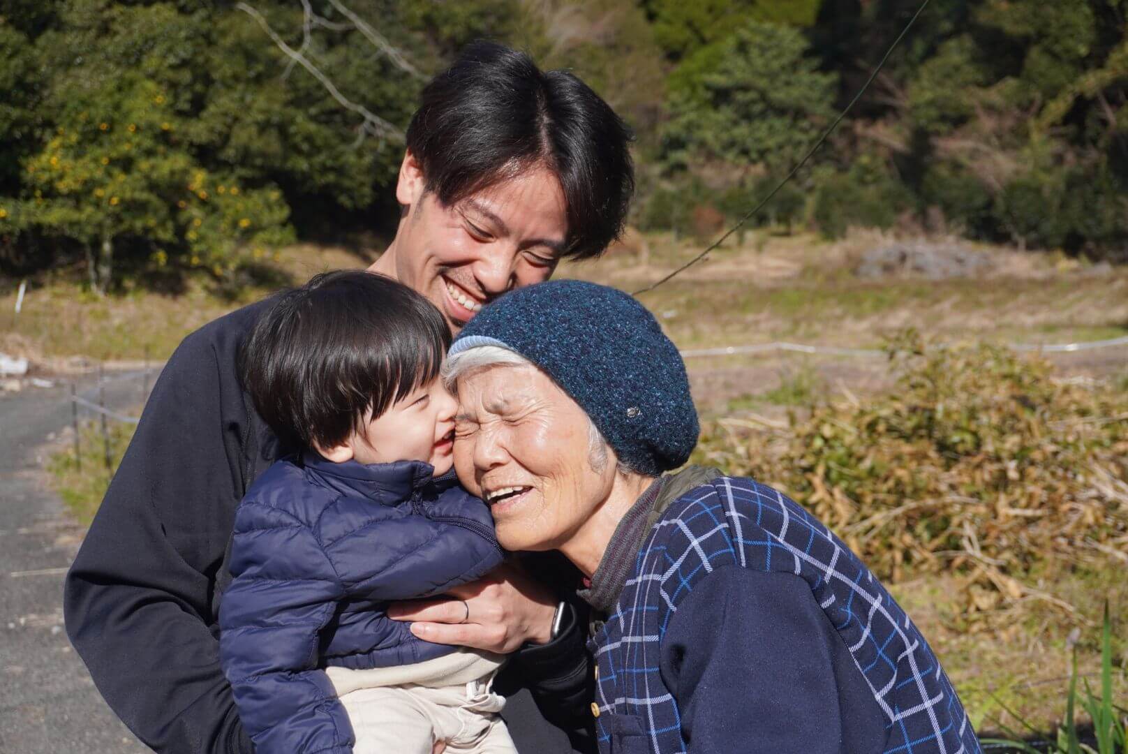 【入選】「ばぁばと孫とひ孫」こばぞうさんさん