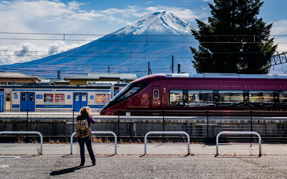 「旅と電車（富士山ｘ富士山特急）」写太郎さん